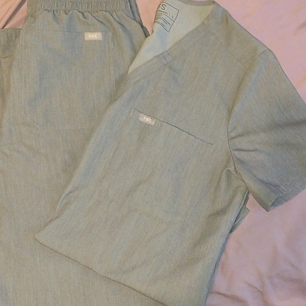 FIGS Large, Grey Scrub Set